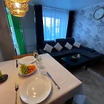 Green- Guest Apartment-