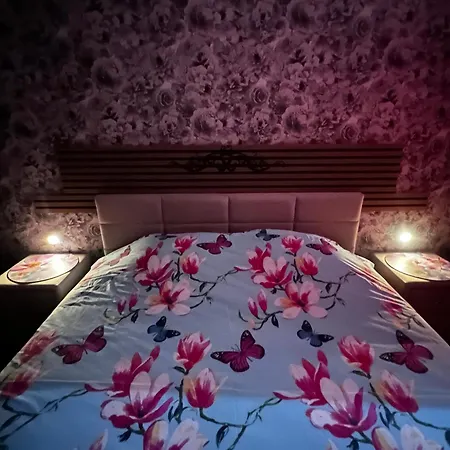 Green- Guest Apartment- *