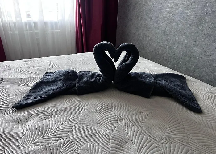 Green- Guest Apartment- *